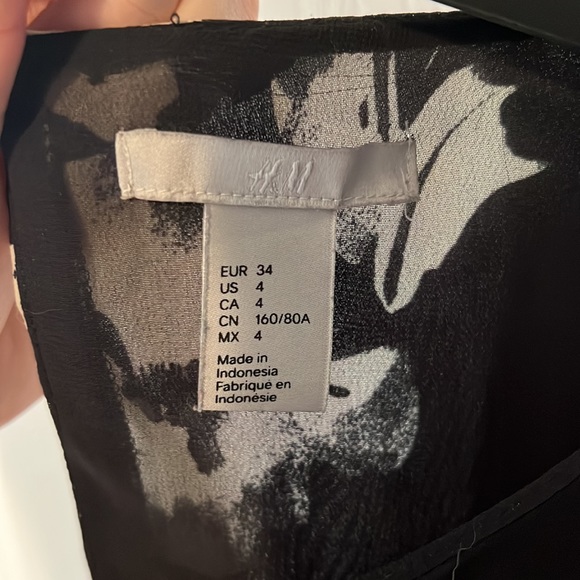 Floral dress - Picture 4 of 4